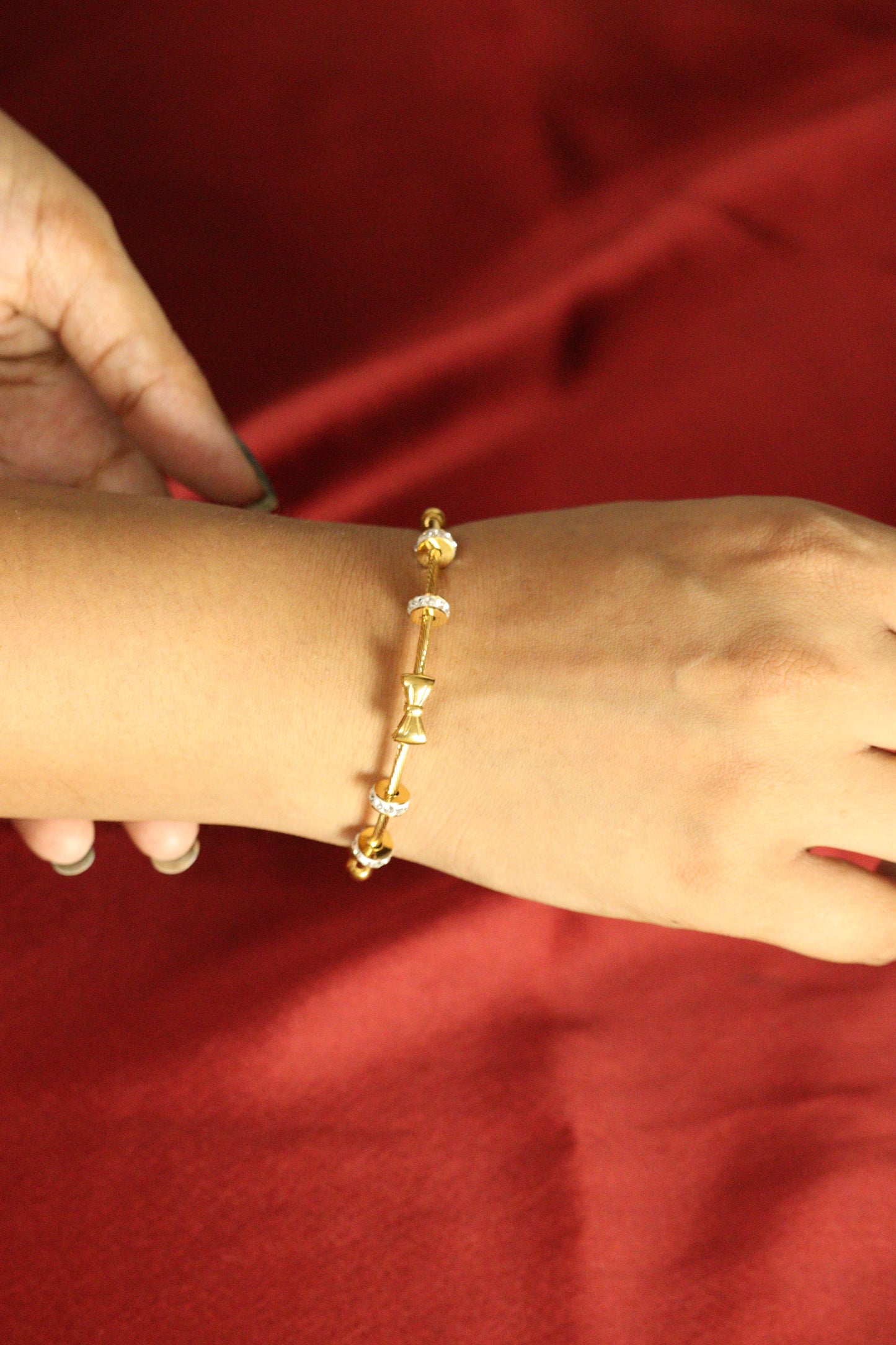 Dainty Bow Gold Bracelet