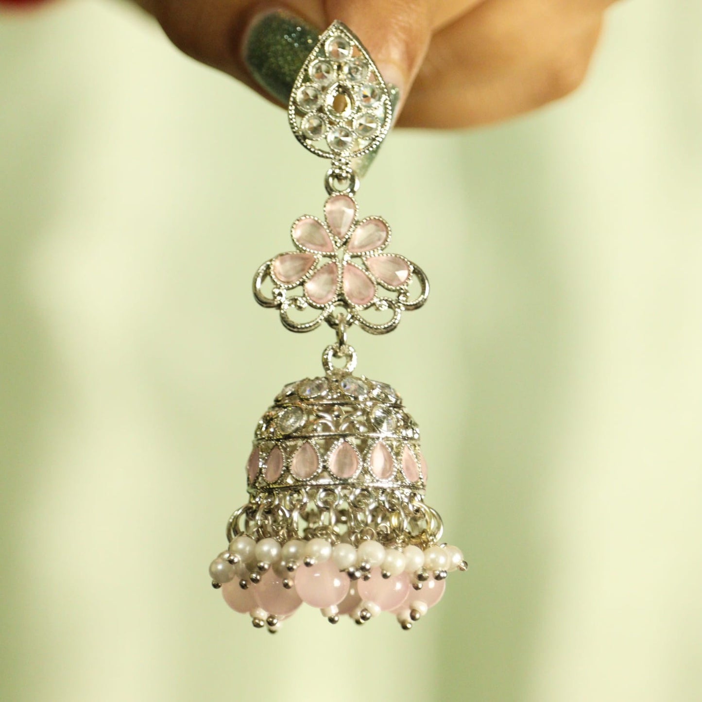 Gulabi Noor Jhumka